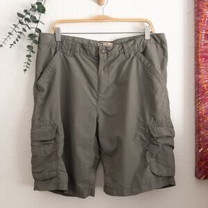 REI Green Gray Utility Cargo Shorts Size 16